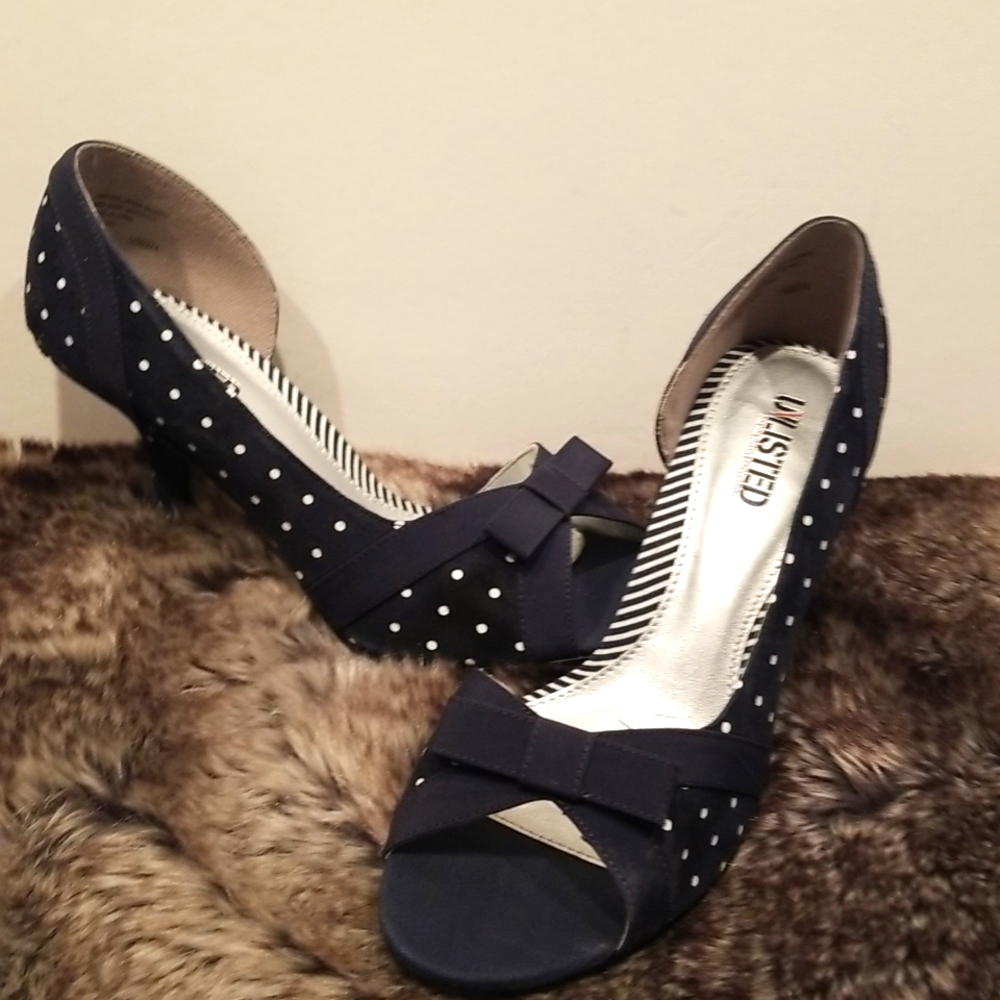 Women's heels Navy Suede and White Polka Dot size 9M by Unlisted